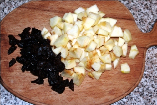 рецепт тушеной капусты с яблоками и черносливом