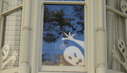 окно на хеллоуин